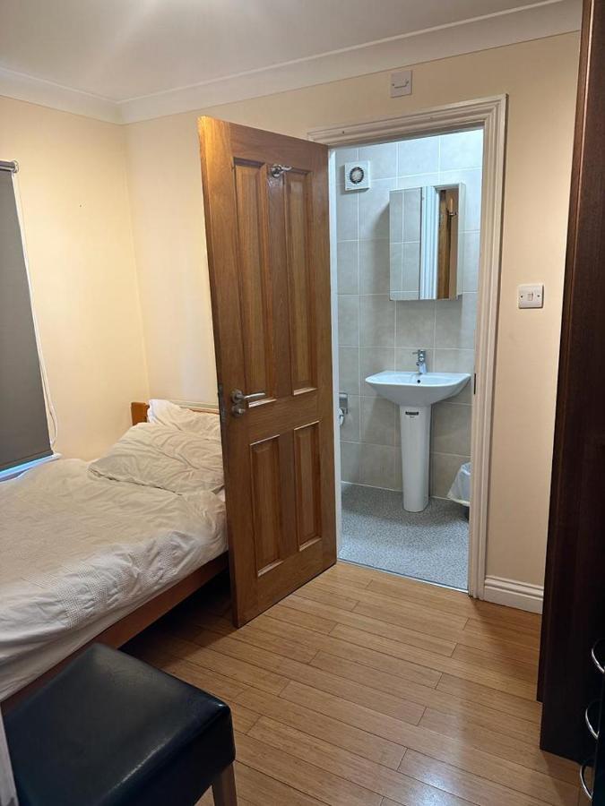 Sultania Motel And Catering Hedgerley Εξωτερικό φωτογραφία