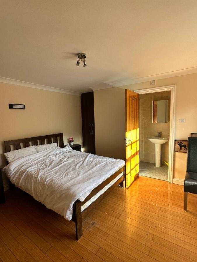Sultania Motel And Catering Hedgerley Εξωτερικό φωτογραφία